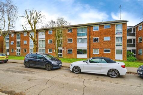 2 bedroom ground floor flat for sale