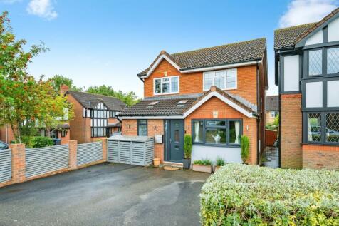 4 bedroom detached house for sale