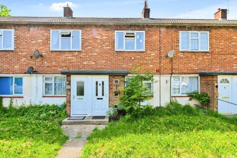 2 bedroom maisonette for sale