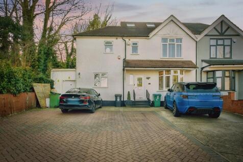 5 bedroom semi-detached house for sale