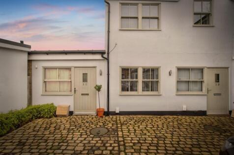 1 bedroom ground floor flat for sale