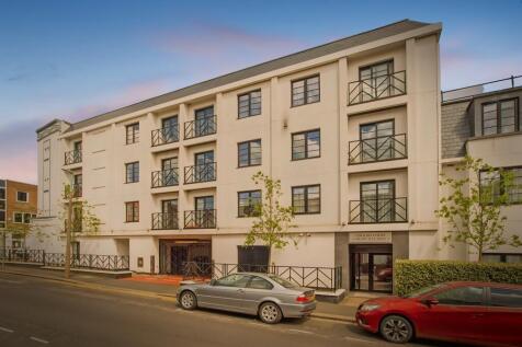 2 bedroom flat for sale