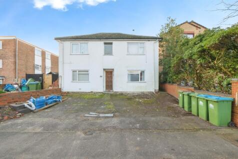 1 bedroom ground floor flat for sale