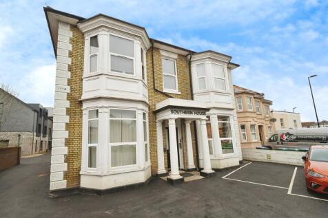 1 bedroom ground floor flat for sale