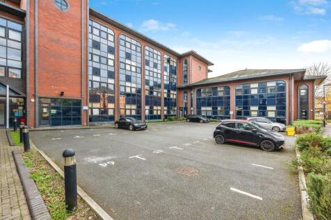 2 bedroom ground floor flat for sale
