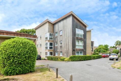 2 bedroom ground floor flat for sale