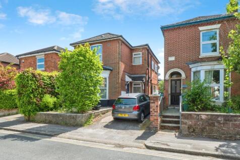 1 bedroom ground floor flat for sale
