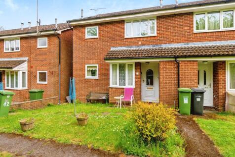 1 bedroom semi-detached house for sale