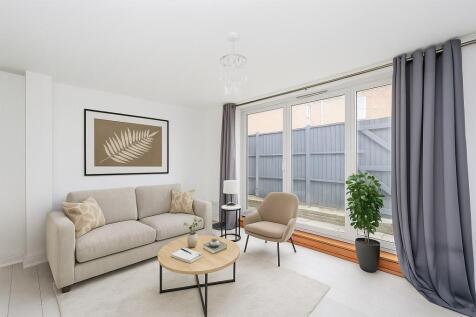 2 bedroom ground floor flat for sale