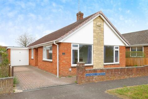 4 bedroom detached bungalow for sale