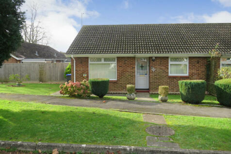 2 bedroom semi-detached bungalow for sale