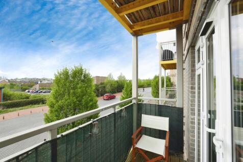 2 bedroom flat for sale