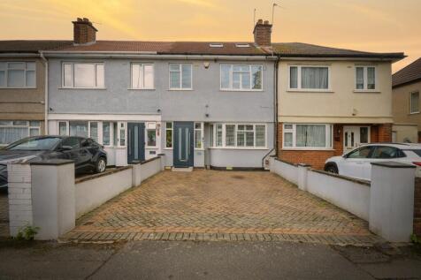4 bedroom terraced house for sale