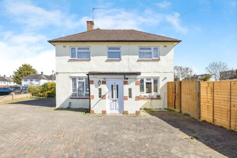 4 bedroom end of terrace house for sale
