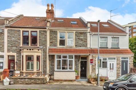 4 bedroom terraced house for sale