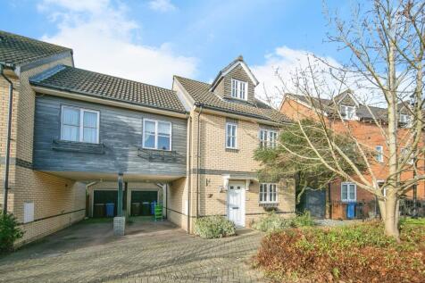 4 bedroom link detached house for sale
