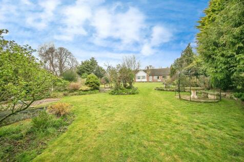 3 bedroom detached bungalow for sale