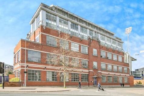 2 bedroom maisonette for sale
