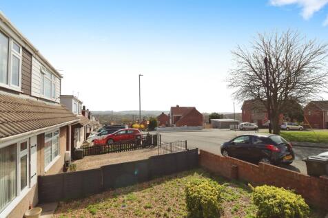 1 bedroom ground floor flat for sale