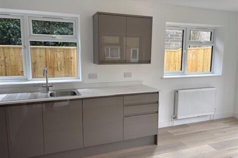 1 bedroom semi-detached house for sale