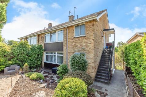 2 bedroom maisonette for sale