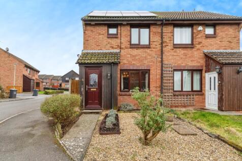 2 bedroom semi-detached house for sale