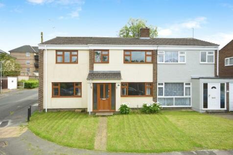 4 bedroom semi-detached house for sale