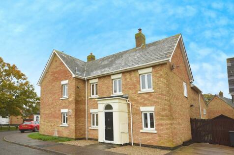 4 bedroom semi-detached house for sale