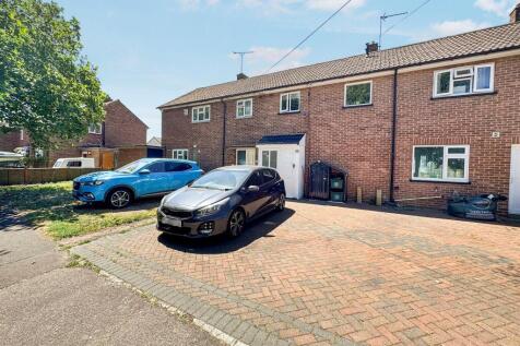 4 bedroom terraced house for sale