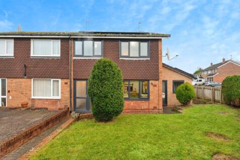 4 bedroom semi-detached house for sale