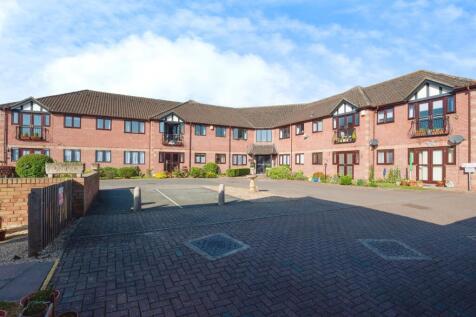 1 bedroom ground floor flat for sale