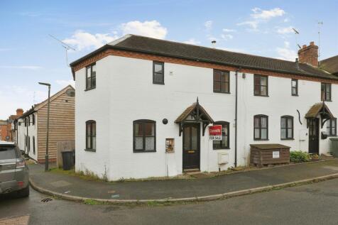 2 bedroom end of terrace house for sale