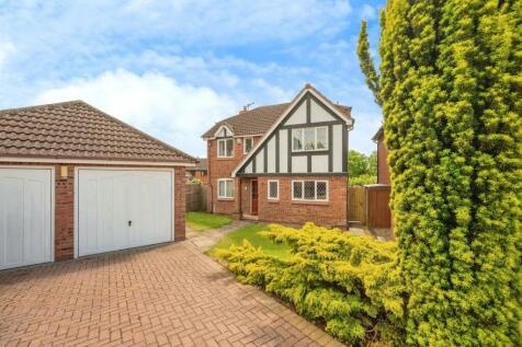 4 bedroom detached house for sale