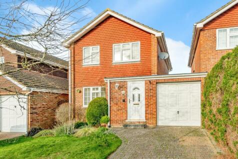 3 bedroom link detached house for sale