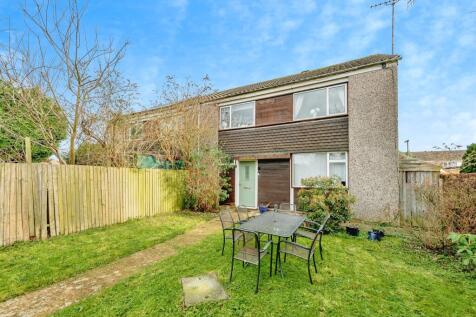 4 bedroom semi-detached house for sale