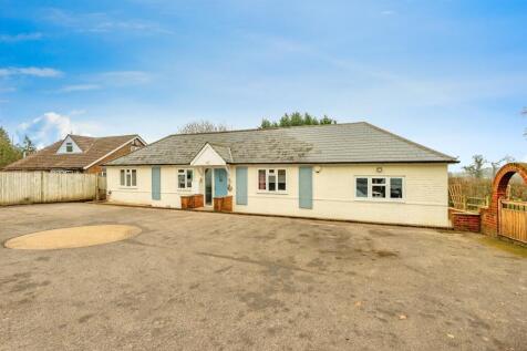 5 bedroom detached bungalow for sale