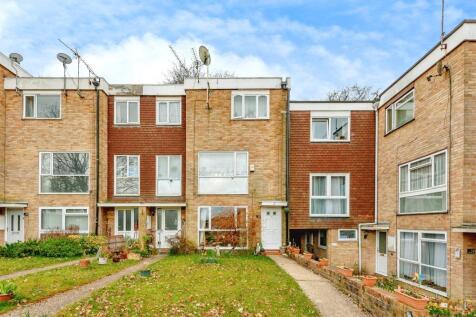 2 bedroom maisonette for sale