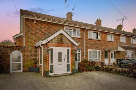 4 bedroom end of terrace house for sale