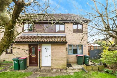 1 bedroom maisonette for sale