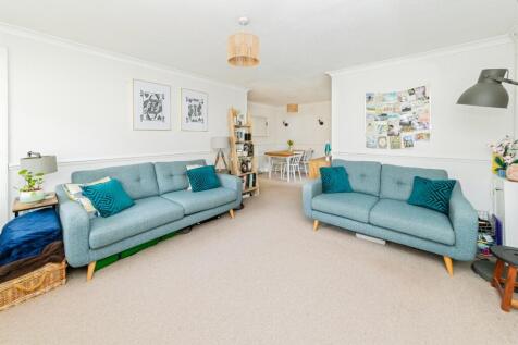 1 bedroom maisonette for sale