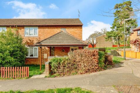 1 bedroom maisonette for sale