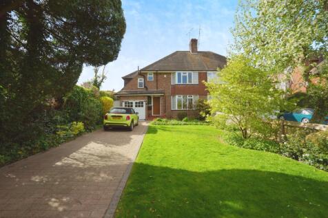 3 bedroom semi-detached house for sale