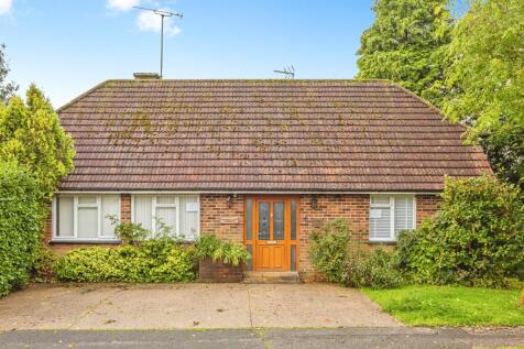 2 bedroom detached bungalow for sale