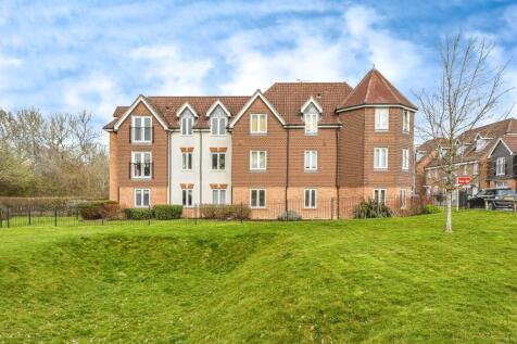 2 bedroom ground floor flat for sale