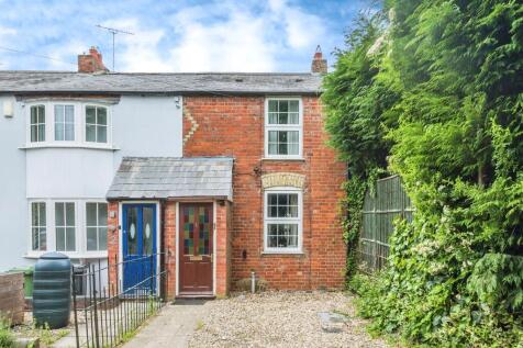 2 bedroom semi-detached house for sale