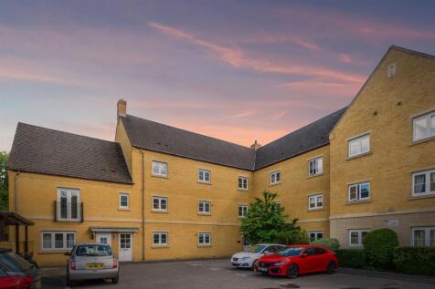2 bedroom ground floor flat for sale
