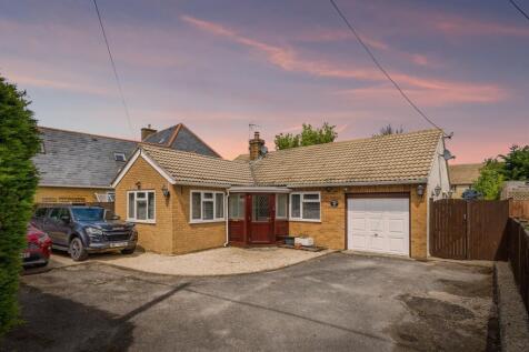 2 bedroom detached bungalow for sale