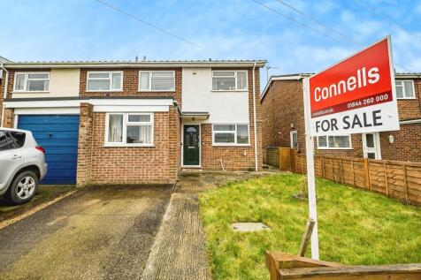 3 bedroom semi-detached house for sale