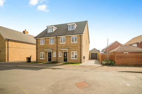 4 bedroom semi-detached house for sale