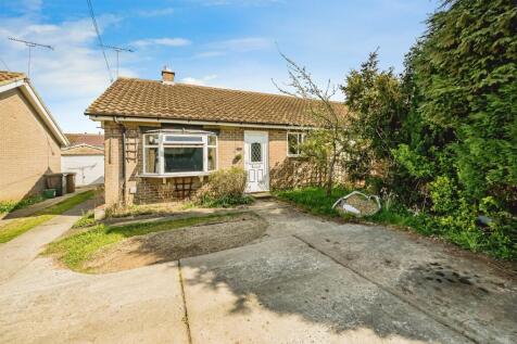 2 bedroom semi-detached bungalow for sale
